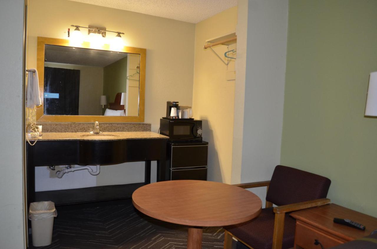 Budget Inn Williamsville Eksteriør bilde