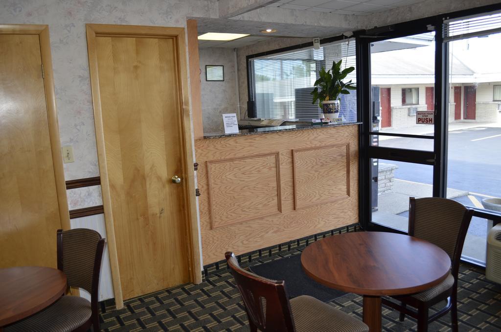 Budget Inn Williamsville Eksteriør bilde