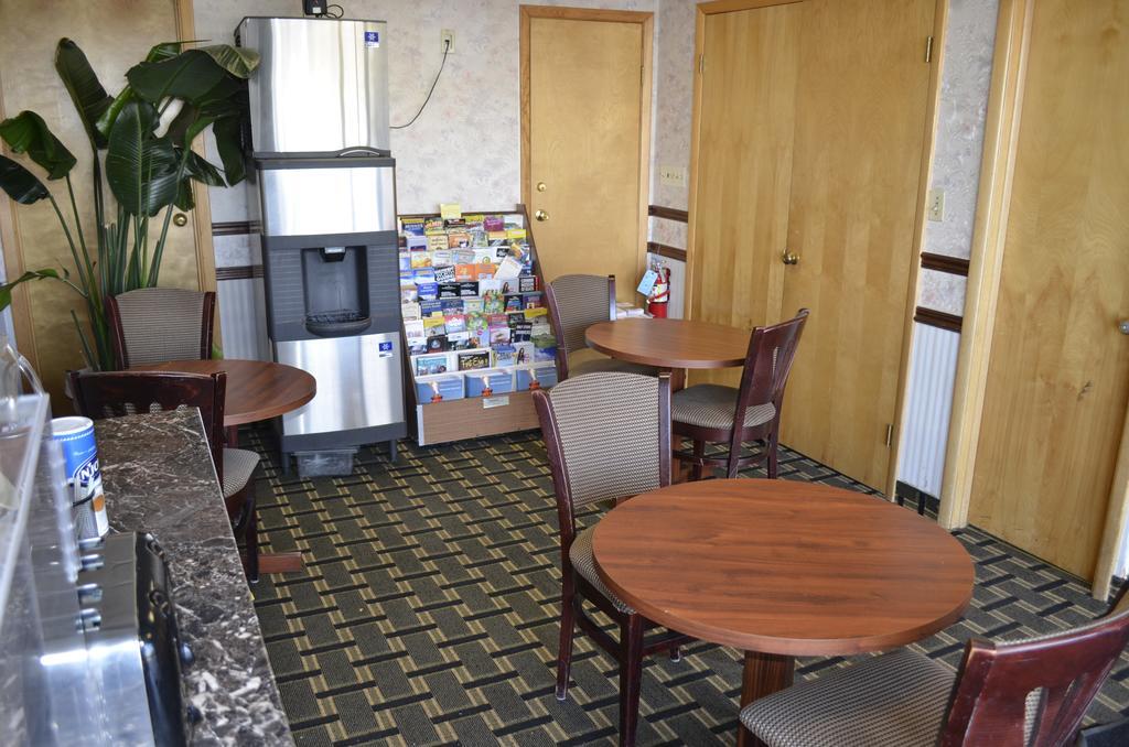 Budget Inn Williamsville Eksteriør bilde