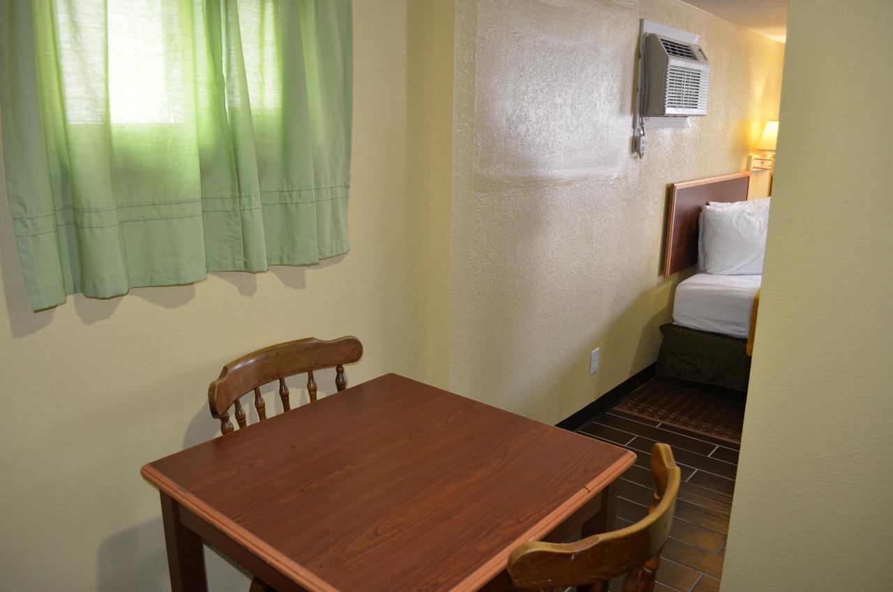 Budget Inn Williamsville Eksteriør bilde