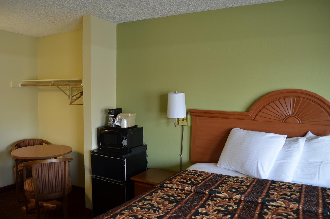 Budget Inn Williamsville Eksteriør bilde