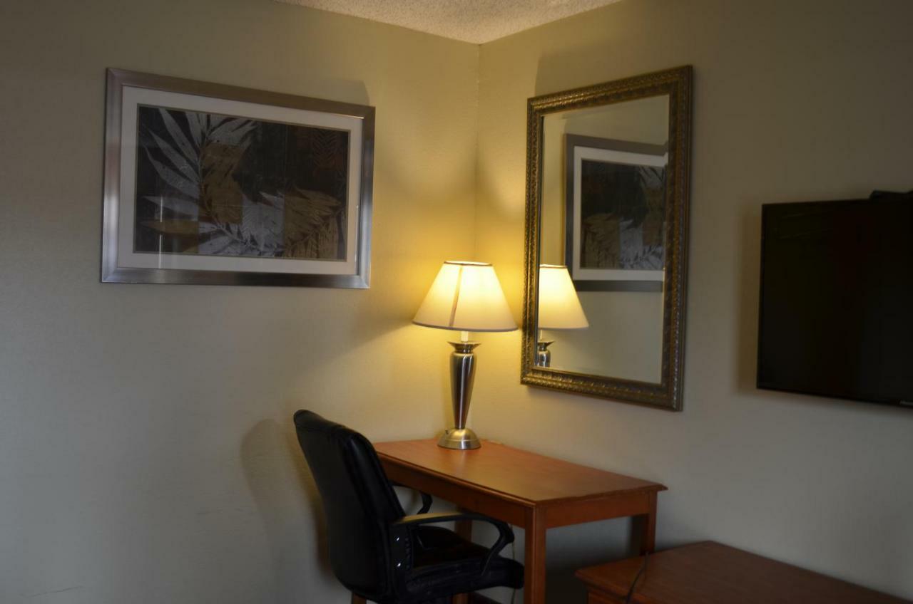 Budget Inn Williamsville Eksteriør bilde